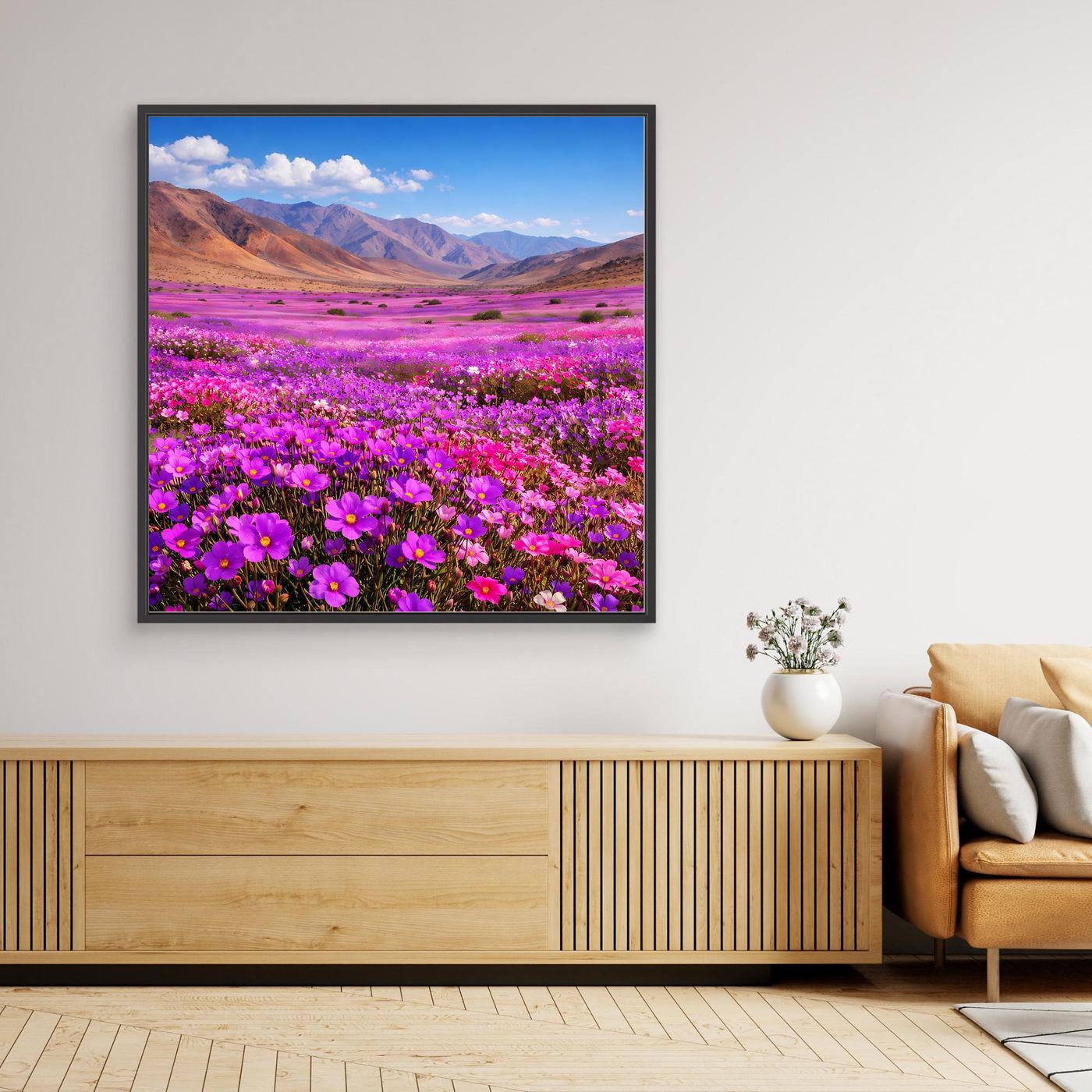 Leinwandbild blühendes Tal mit pinken Blüten und Bergen, dunkler Rahmen