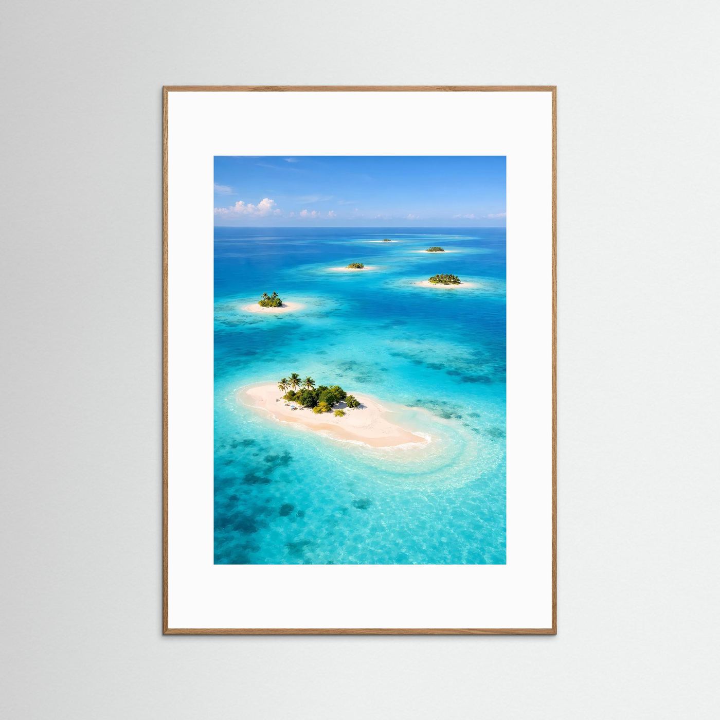 Insel-Wandbild im Ozean mit naturfarbenem Holzrahmen