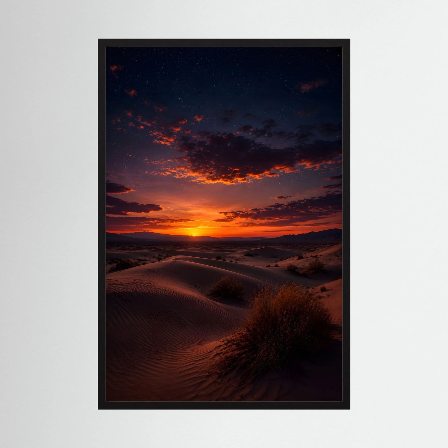 Poster im Hochformat mit schwarzem Rahmen, Wüstenlandschaft bei Sonnenuntergang