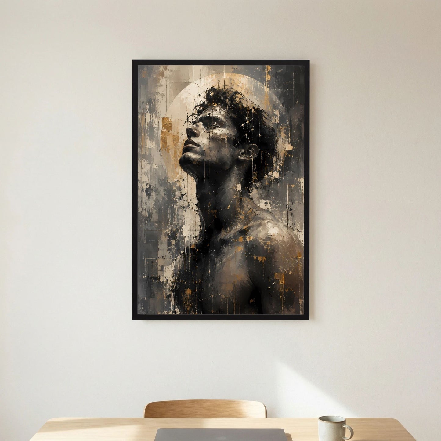 Poster mit abstraktem Frauenporträt, Schwarz-Gold-Beige, schwarzer Rahmung