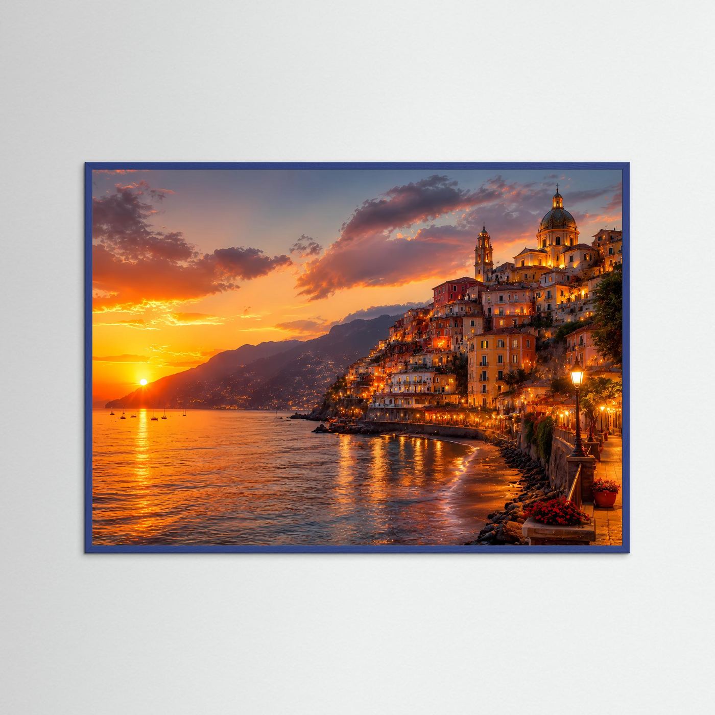 Amalfiküste Poster Querformat | Italienische Küstenstadt bei Sonnenuntergang | Mediterranes Wandbild mit Meer, Altstadt & goldener Abendstimmung