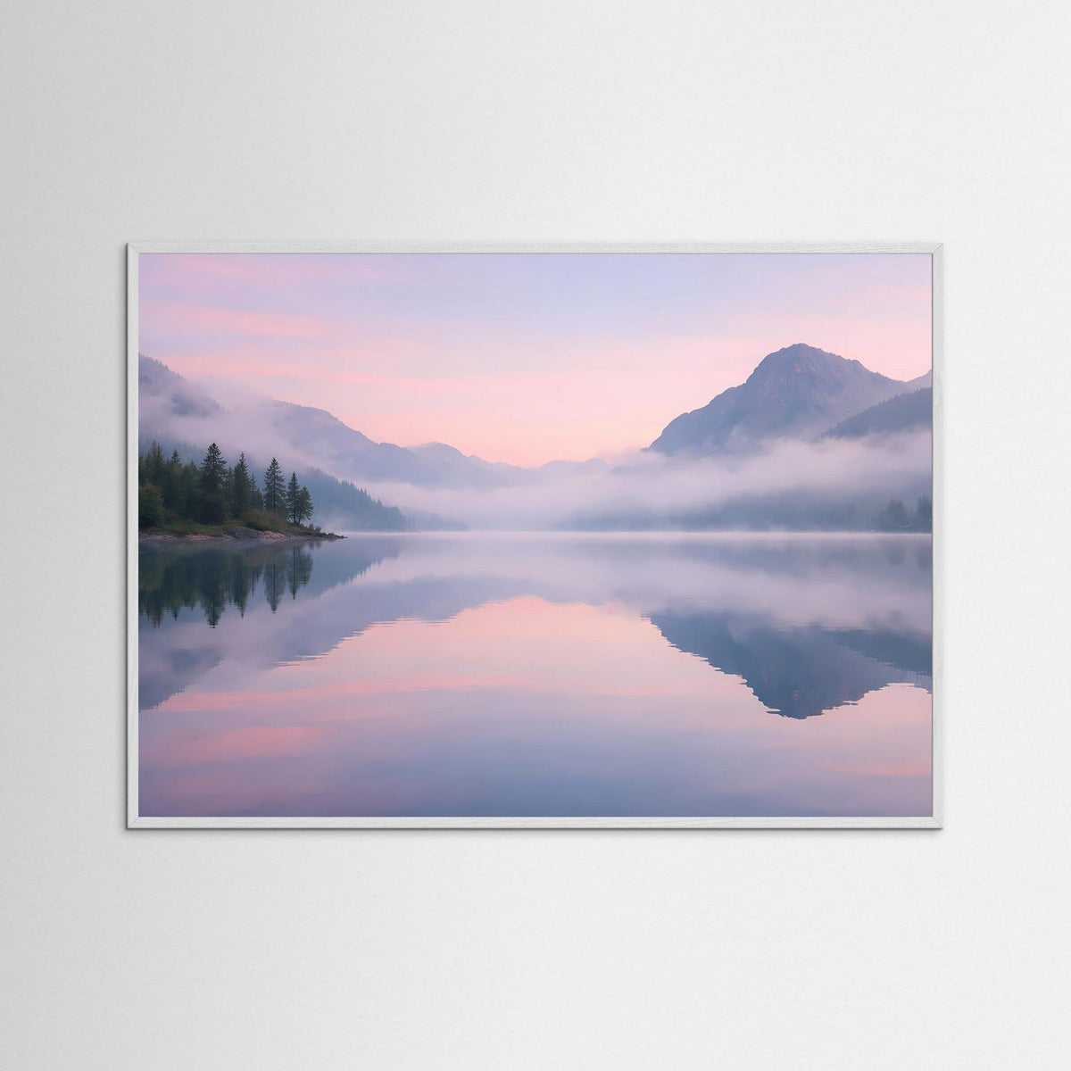 Wandkunst Bergsee-Landschaft im Dämmerlicht mit weißem Rahmen, rosa-blaue Farbtöne