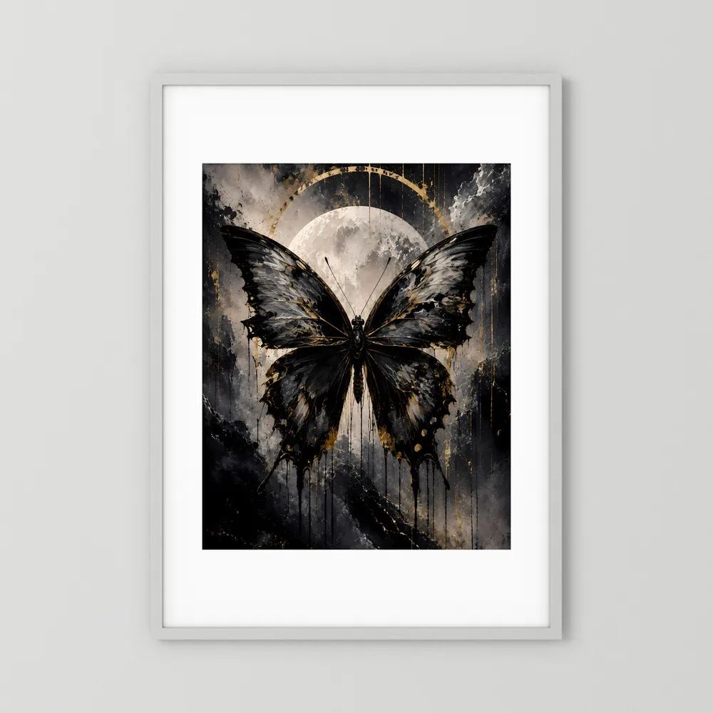 Hochformat-Poster: schwarzer Schmetterling vor Mond, schwarzer Rahmen, weißes Passepartout