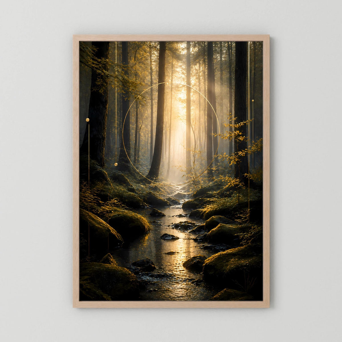 Wandposter im Hochformat mit Bach durch dunklen Wald, goldenes Morgenlicht, Holzrahmen