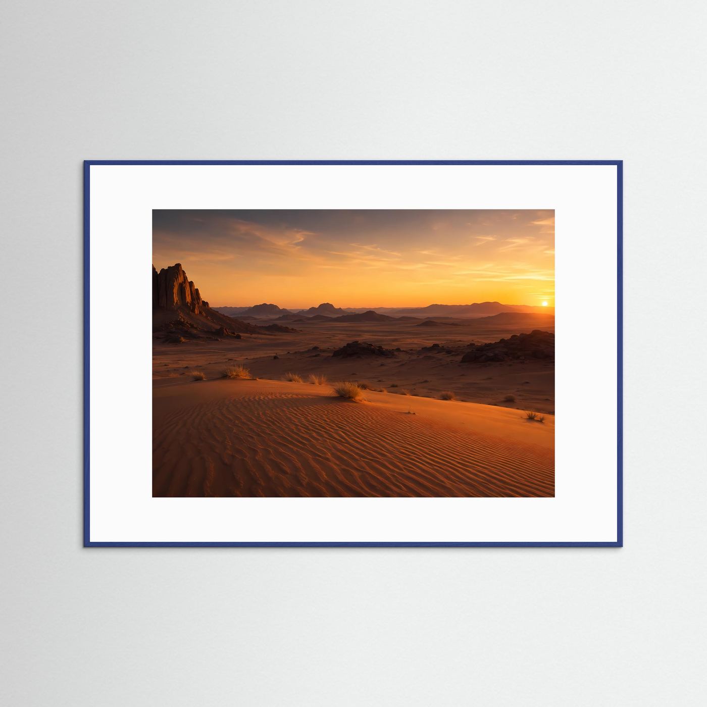 Goldene Wüstenlandschaft bei Sonnenuntergang | Felsen & Sanddünen