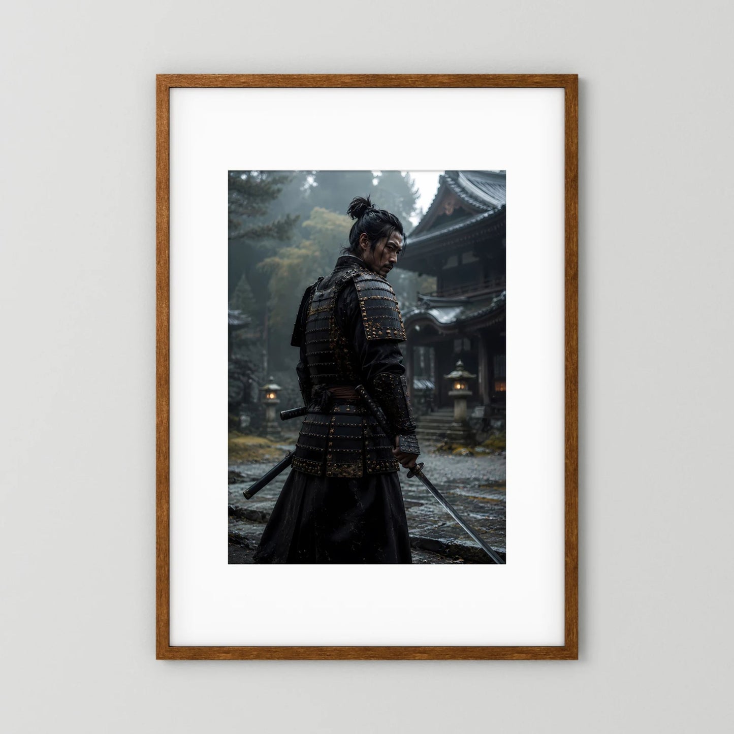 Poster mit Samurai-Krieger in schwarzer Rüstung mit Katana, brauner Holzrahmen