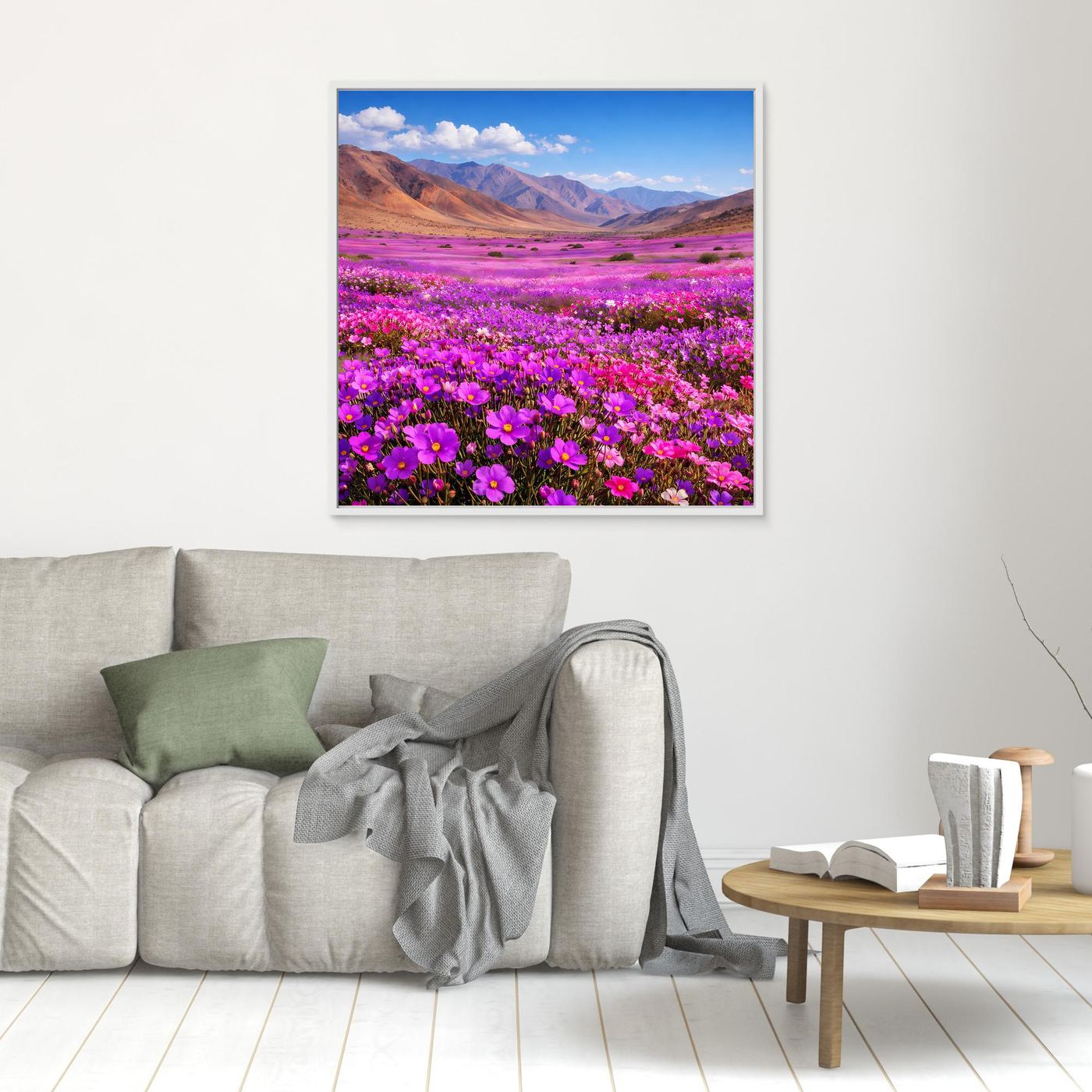 Leinwandbild mit lila Blütenfeld und Berglandschaft im Rahmen an der Wand