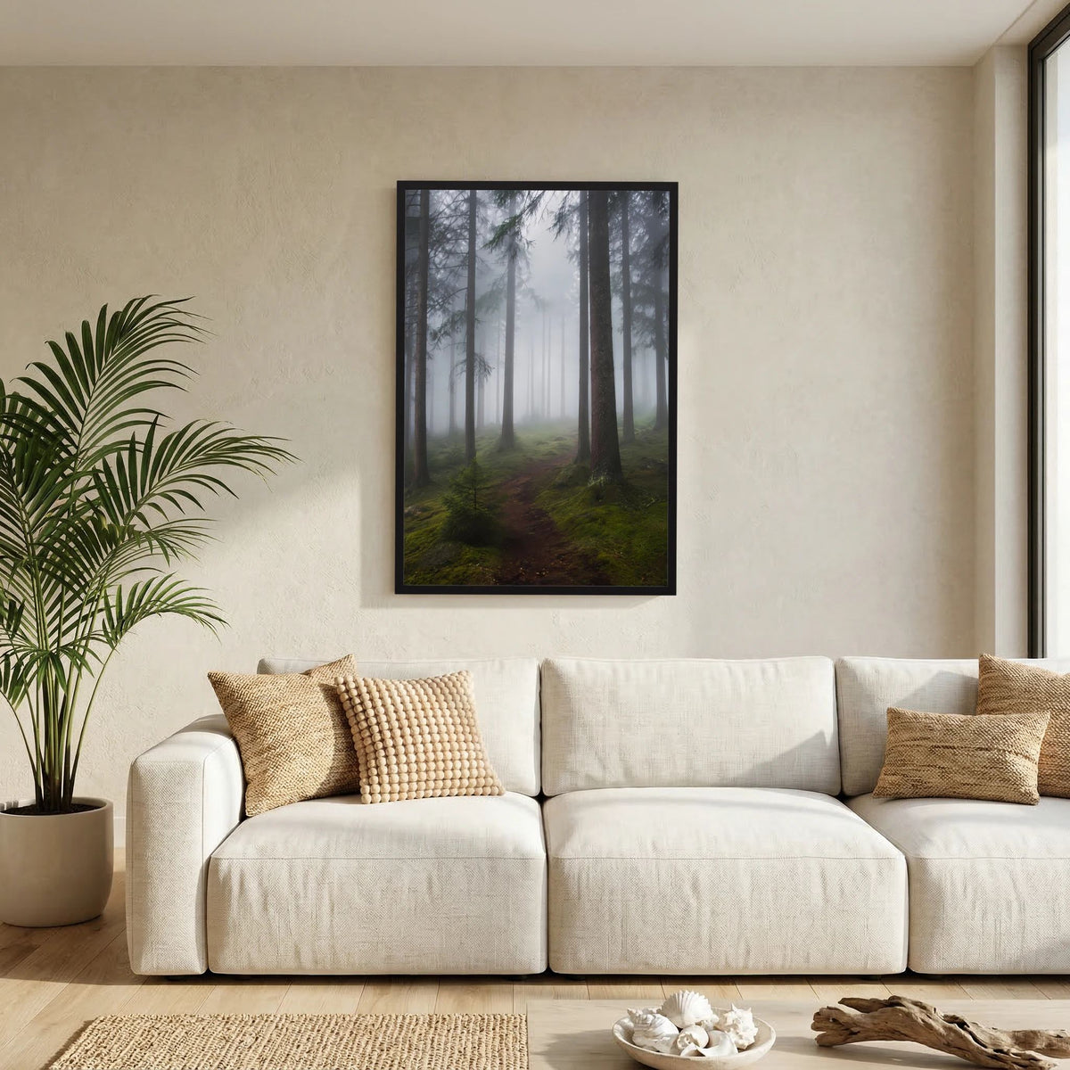 Hochformat-Poster Nebelwald mit schmalem Waldweg, schwarzer Rahmen