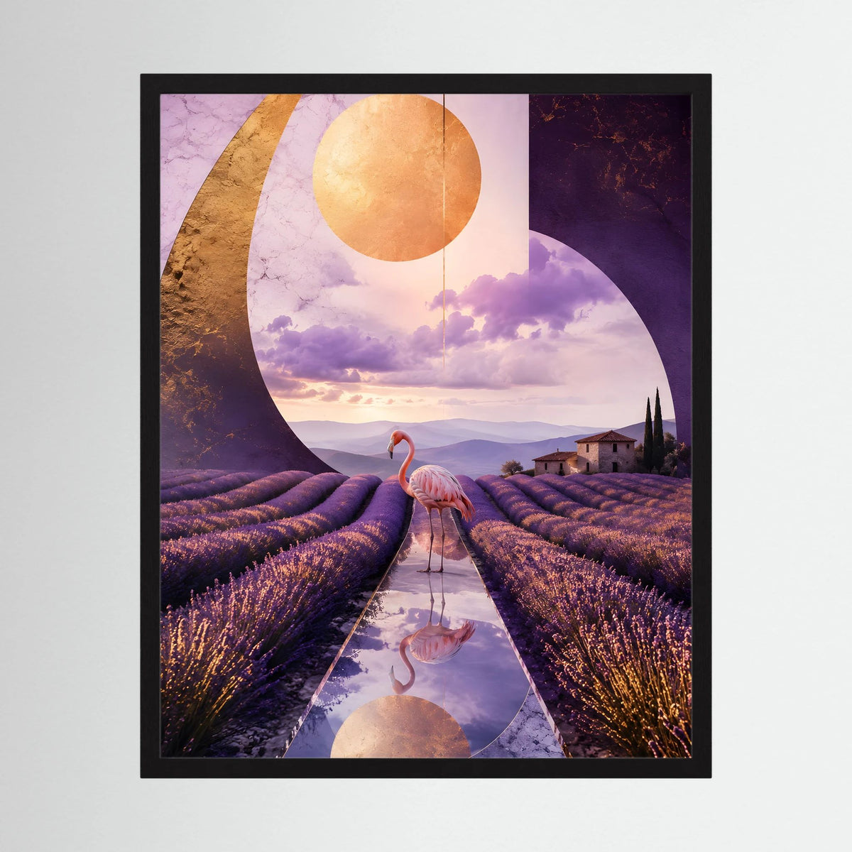 Kunstposter im schwarzen Rahmen mit Flamingos zwischen Lavendelfeldern und orangefarbenen Kreisen