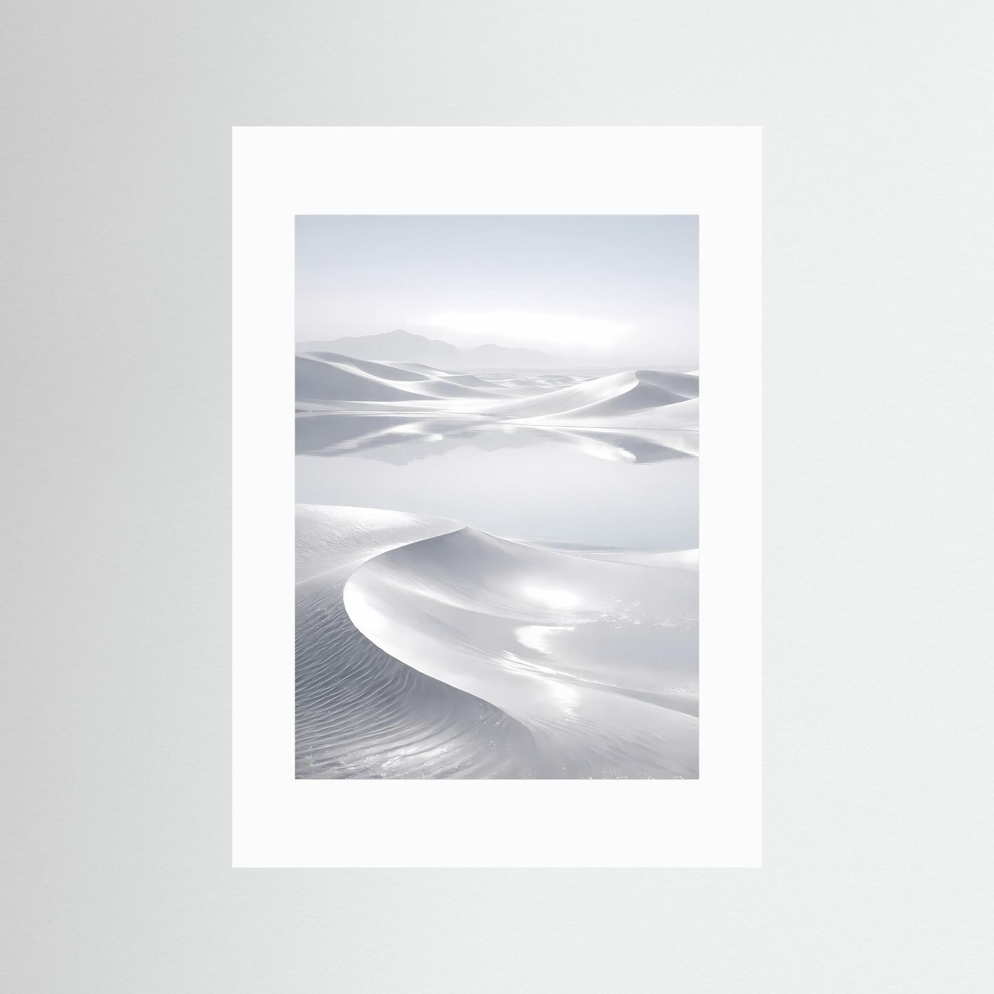 Wandposter mit abstrakter Dünenlandschaft in Weiß und Grau, ohne Rahmen