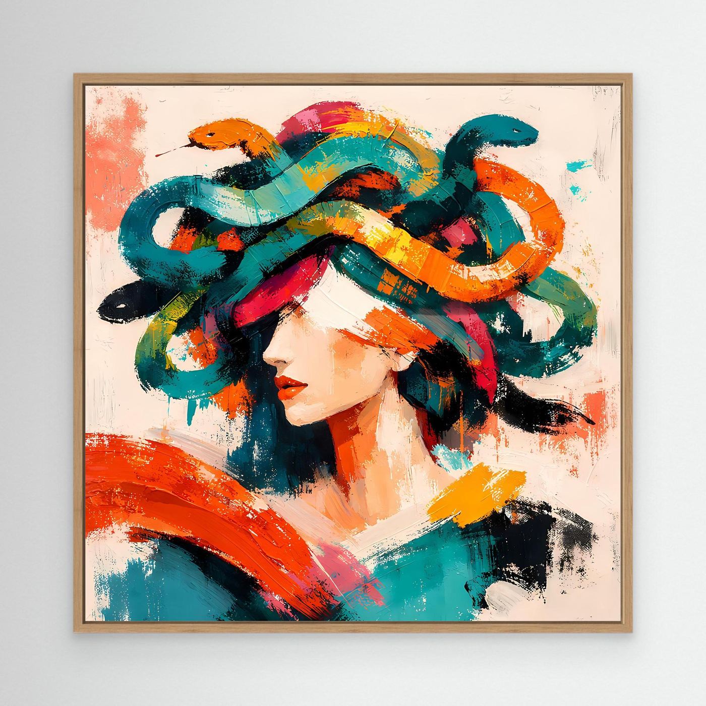 Leinwandbild in Eichenrahmen mit Pop-Art-Porträt einer Frau und bunten Medusen-Schlangen