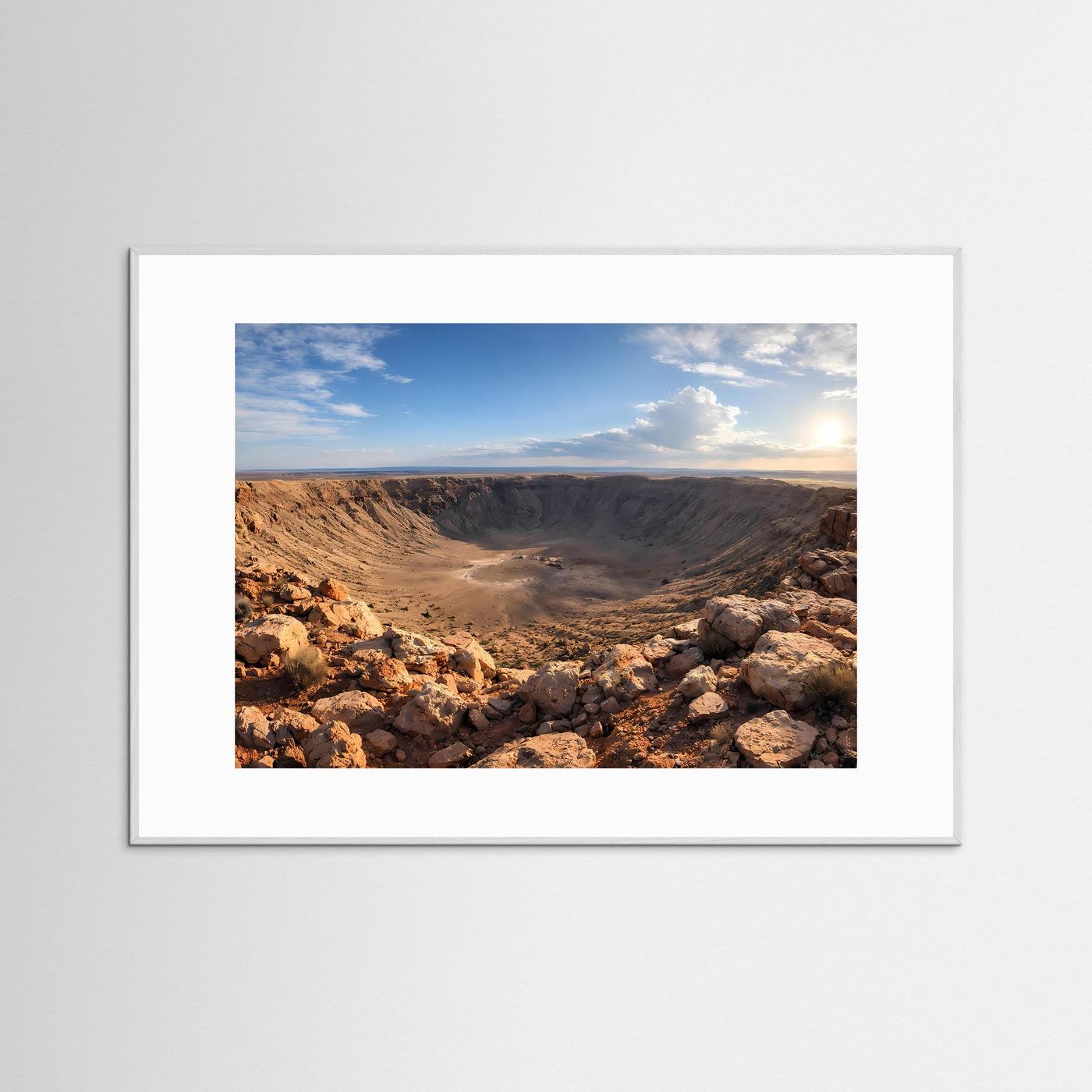 Natur-Poster im hellen Rahmen: Meteoritenkrater in der Wüste, Panorama-Querformat